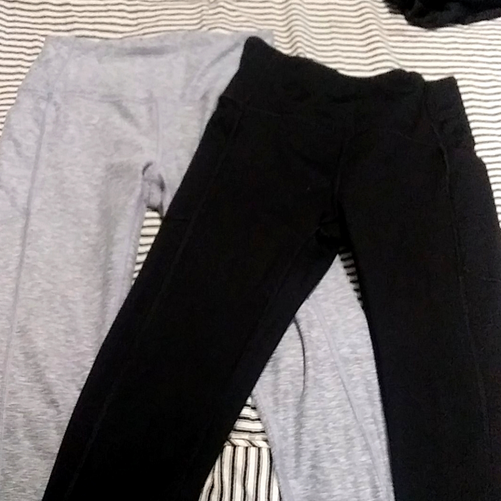 2 pair of Victoria Secret size 2 with deep pockets